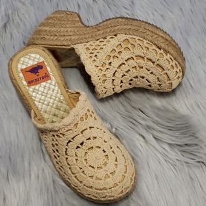 Rocketdog crochet  platform mules